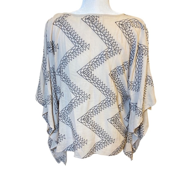 Lovestitch Bohemian Rayon Light Tan Top with Black‎ Zigzag Geometric Design S/M - Picture 5 of 11